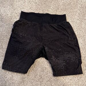 lululemon athletica compression lined short. Black and grey geo camo